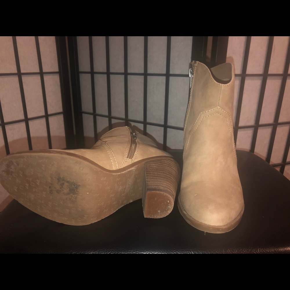 👢tan booties👢 - Picture 2 of 5
